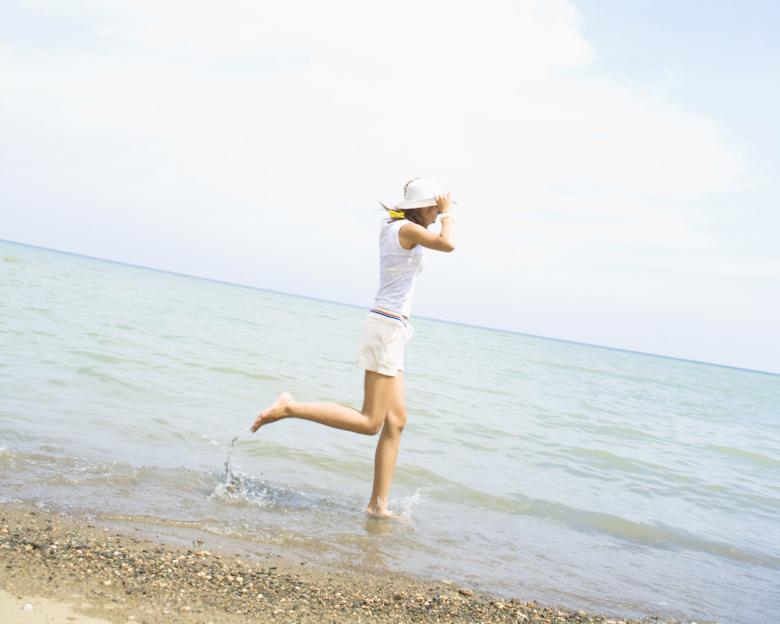 夏日－海滩－女孩